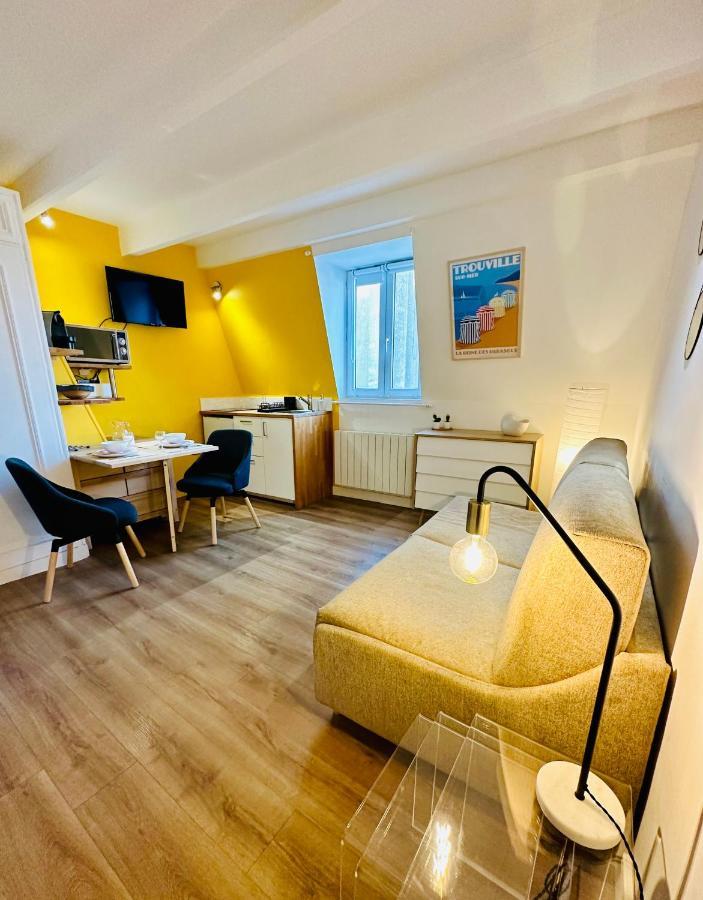 Studio Hissez Haut - Idealement Place, Plage, Restaurants, Commerces Trouville-sur-Mer Exterior photo
